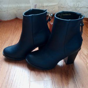 Andres Machado tassel zip booties size EU 33